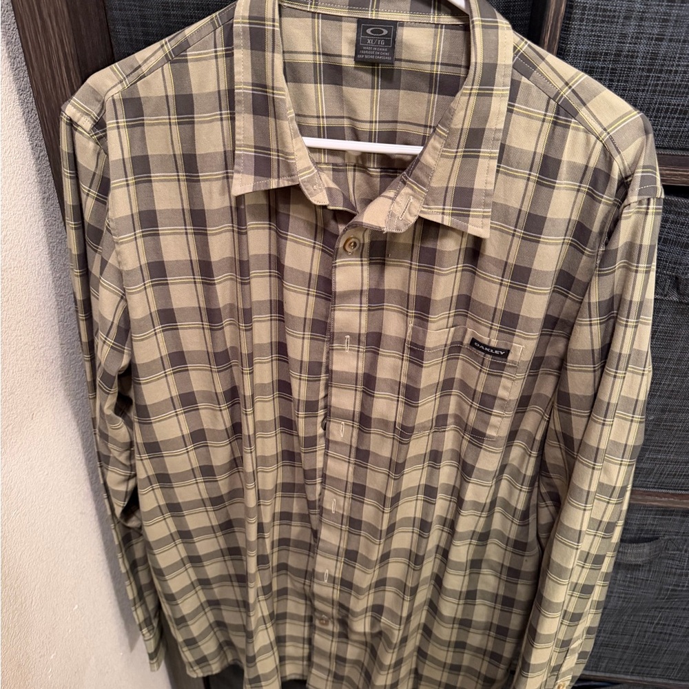 Oakley Men's Olive Green Plaid Button Down Shirt